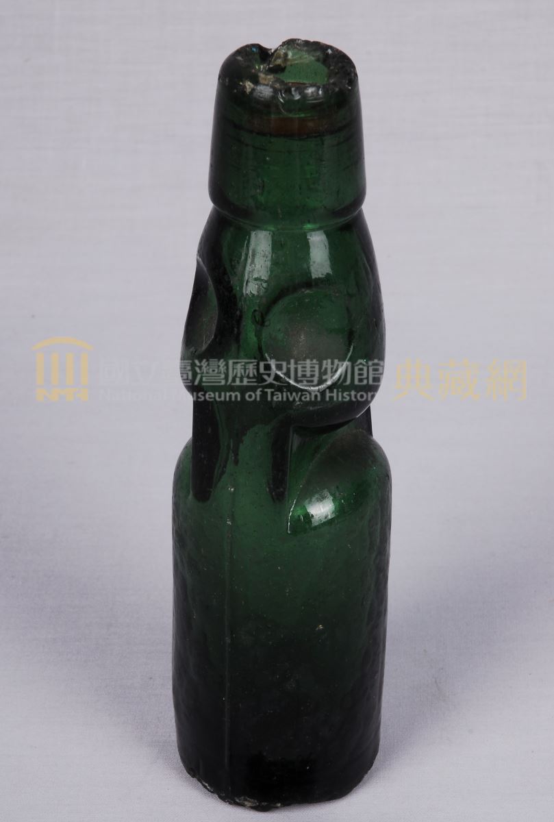 深綠色圓柱形彈珠汽水玻璃瓶
