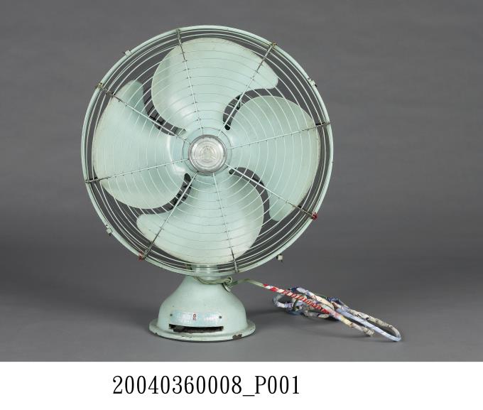 大同製鋼機械公司製淺綠漆鐵製電風扇
