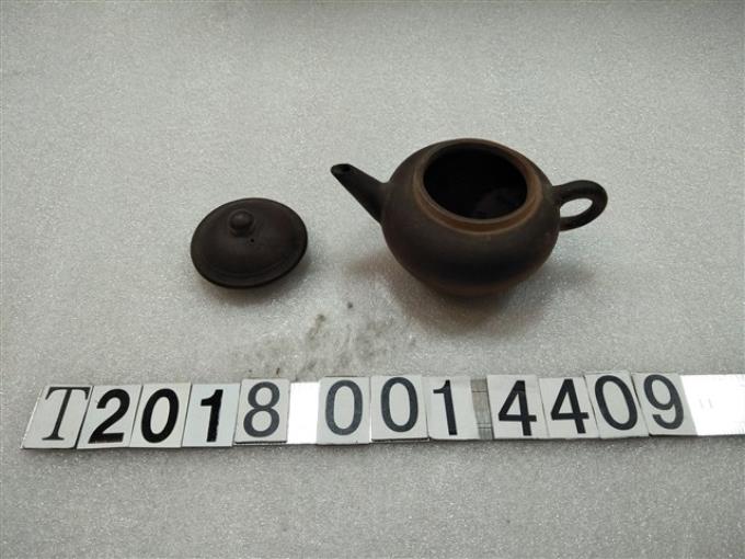 陶製東陽出品褐色茶壺 (共1張)