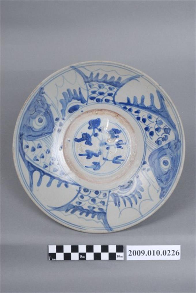 青磁　雙魚 青花雙魚紋盤- 藏品資料- 國立臺灣歷史博物館典藏網