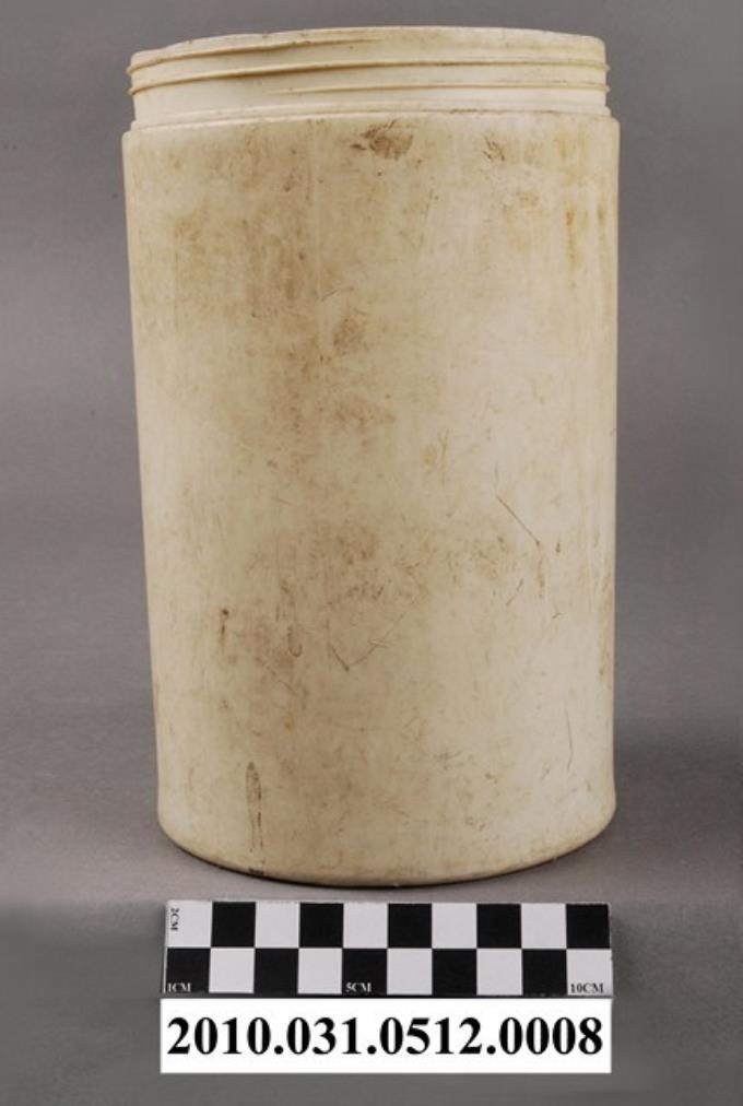 平口圓柱體白色塑膠桶 (共7張)