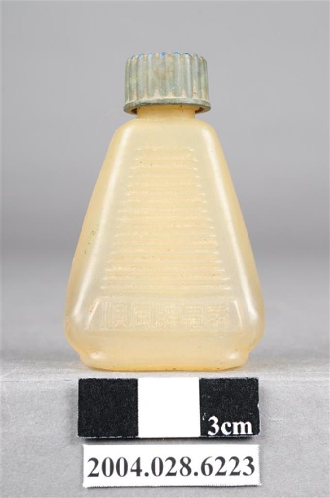 順風工業股份有限公司出品電扇潤滑油塑膠瓶 (共9張)