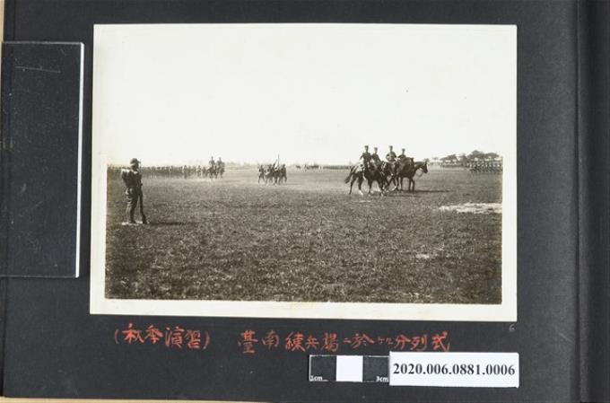 步兵在臺南練兵場演習分列式 (共2張)