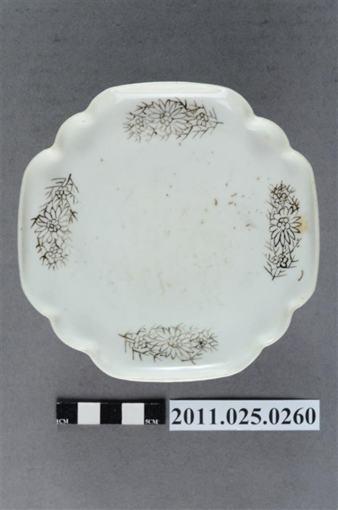 高腳白瓷瓷盤 (共6張)