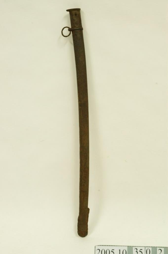 金屬製帶刀銷微彎形軍刀刀鞘 (共1張)