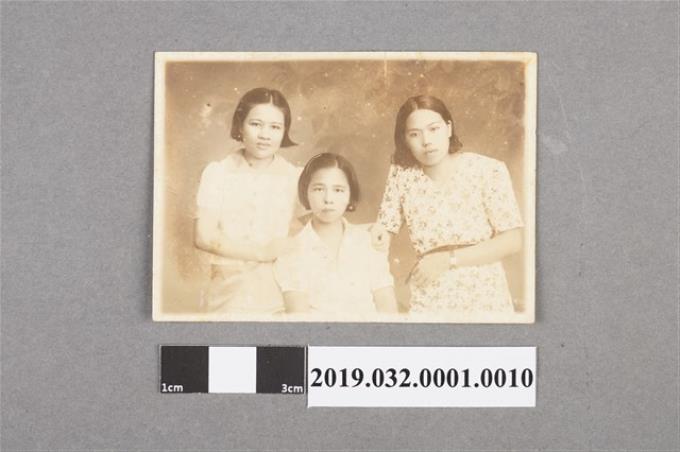 陳吳秀梅女士與張盆女士及另一位女士合照之5 (共2張)