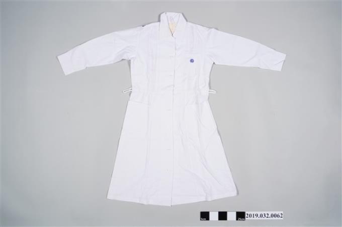 護士制服 (共2張)