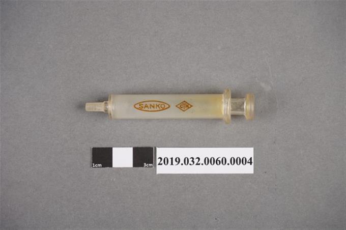 SANKO製2cc白硬質注射筒 (共4張)