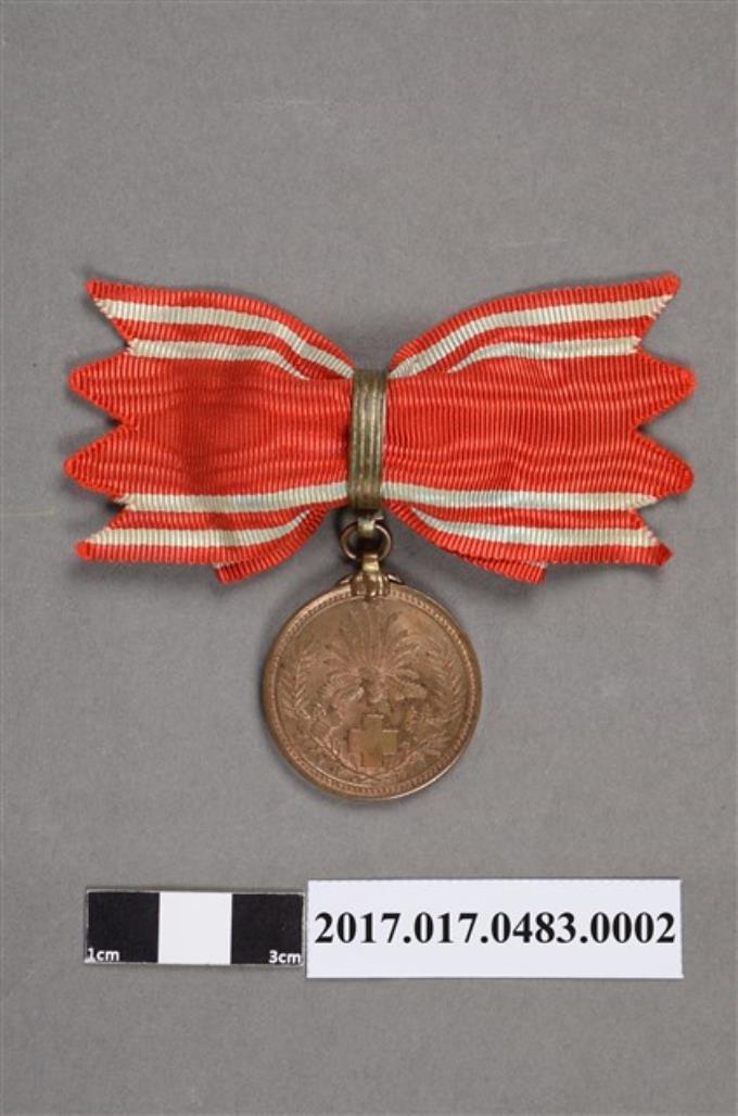 明治37年日本赤十字社八年戰役紀念章 (共2張)