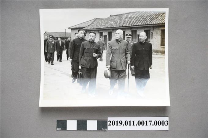 1960年蔣介石總統巡視軍中照片之2 (共3張)