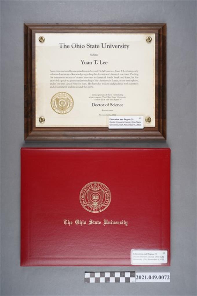 李遠哲2002年美國俄亥俄州立大學名譽博士證書組 (共2張)