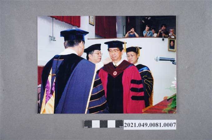 李遠哲2007年大同大學名譽博士相片4 (共2張)