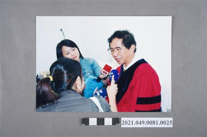 李遠哲2007年大同大學名譽博士相片22 (共2張)