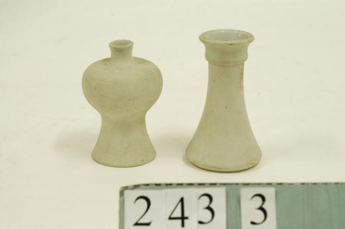 白瓷花瓶組 (共2張)