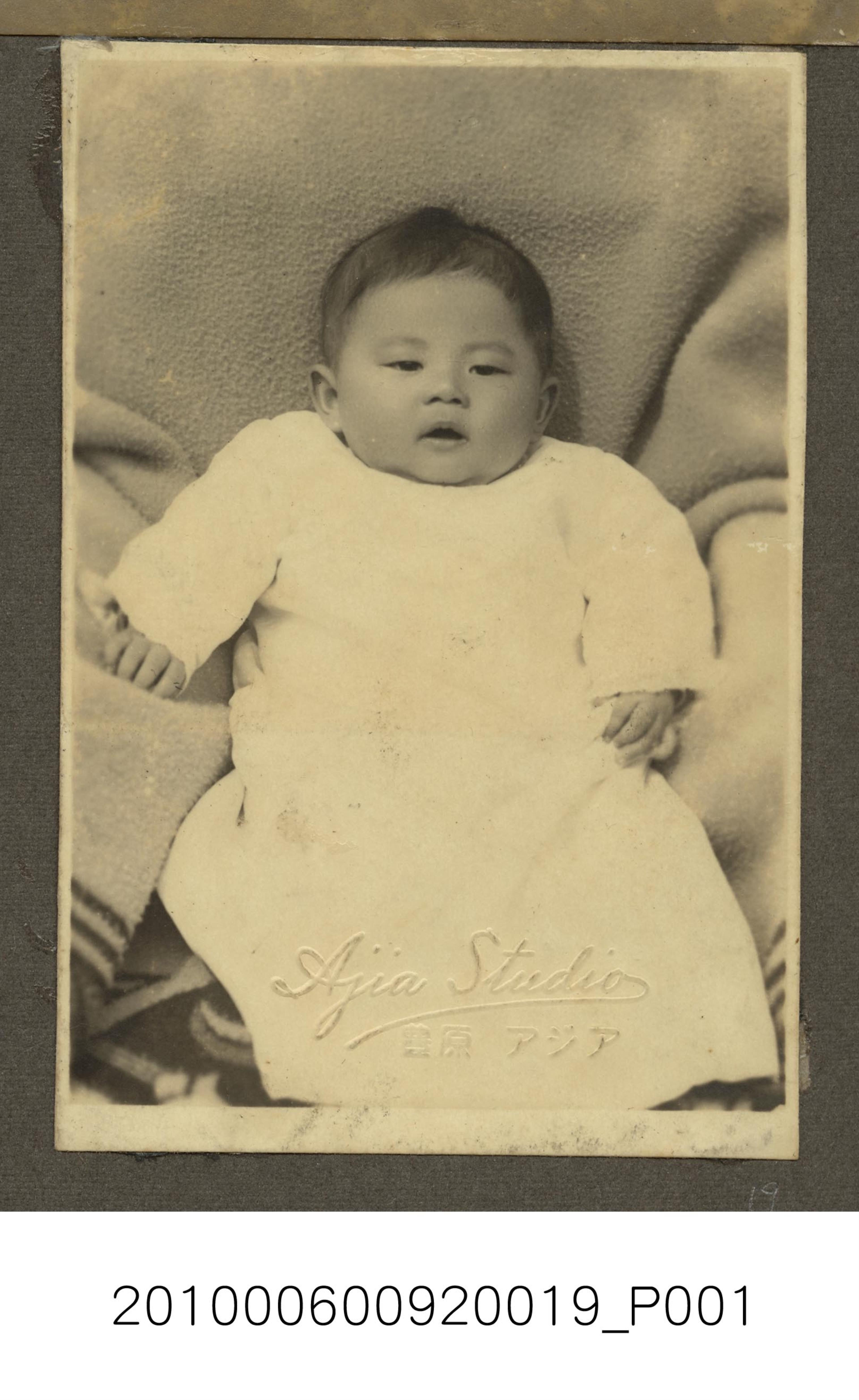 吳泗輝家族嬰兒獨照 (共1張)
