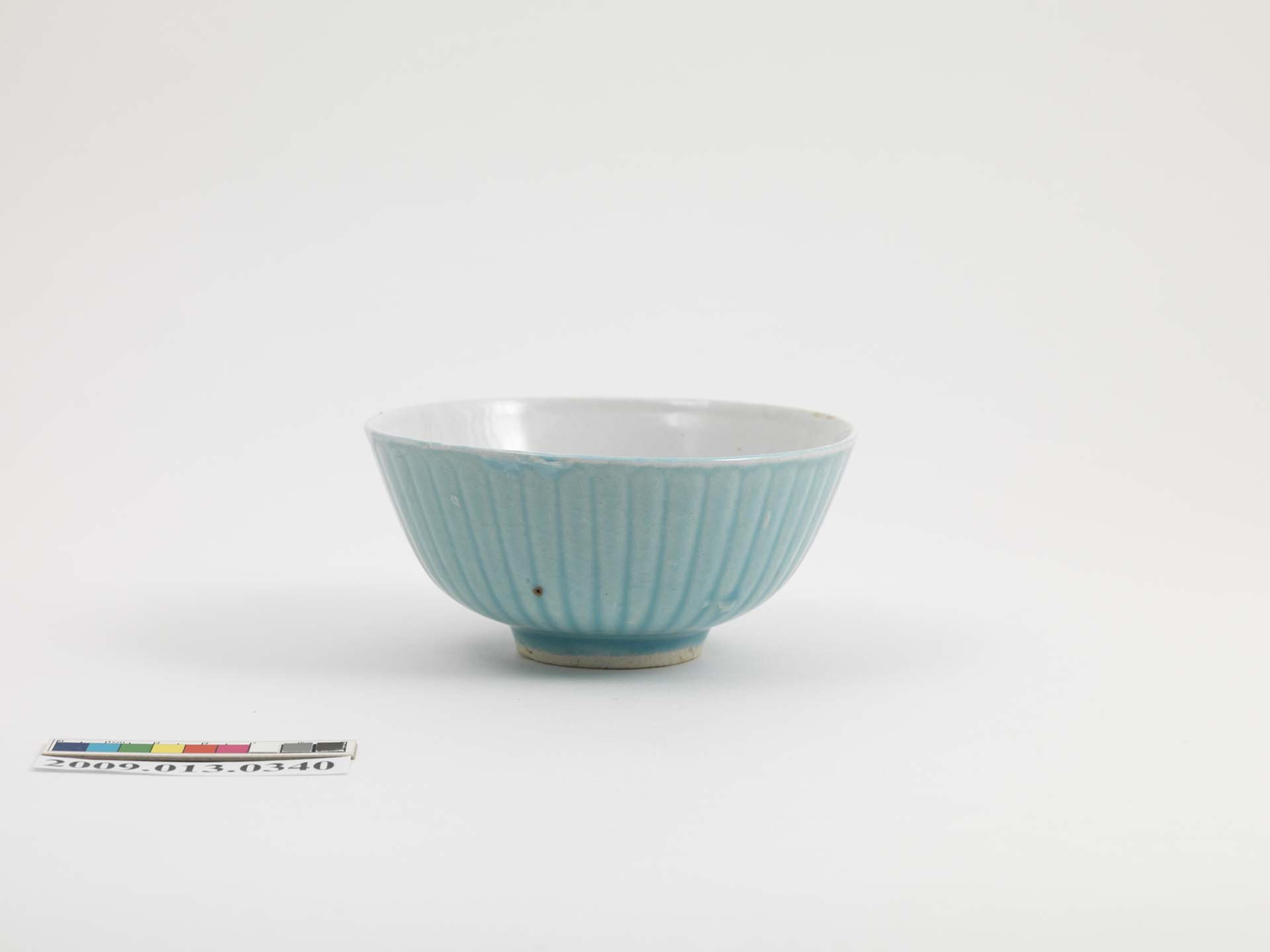 淡藍釉印花蓮瓣紋碗 (共6張)