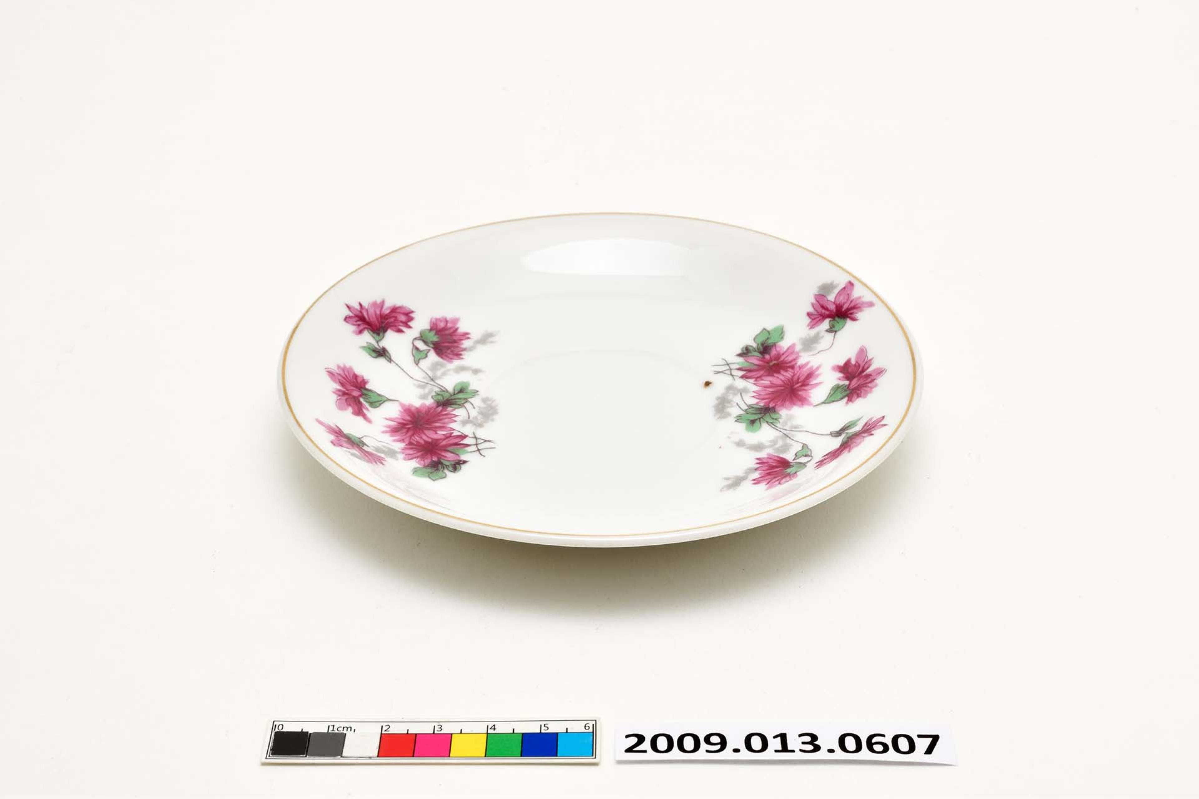 白瓷彩釉印花花卉紋圓碟 (共2張)