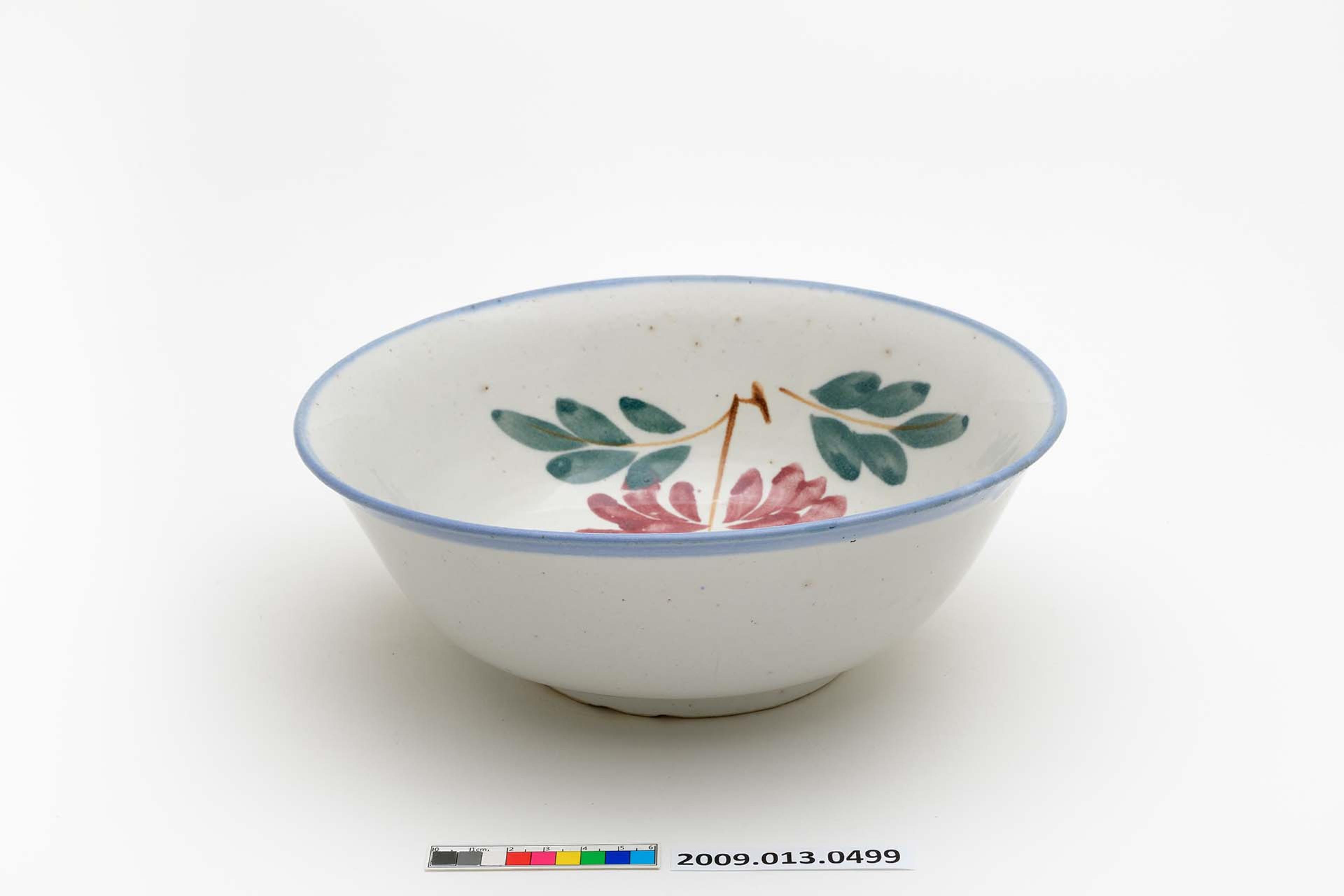 彩繪菊花紋碗  (共2張)