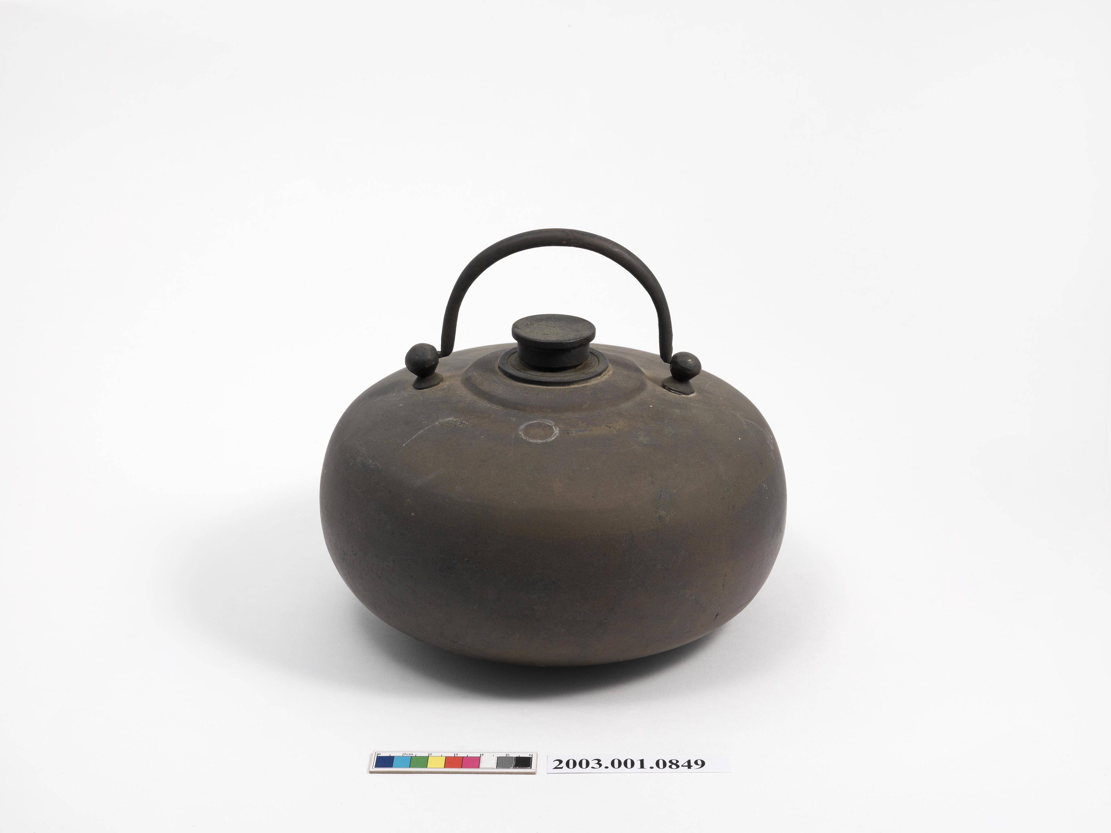 銅製溫水壺 (共4張)