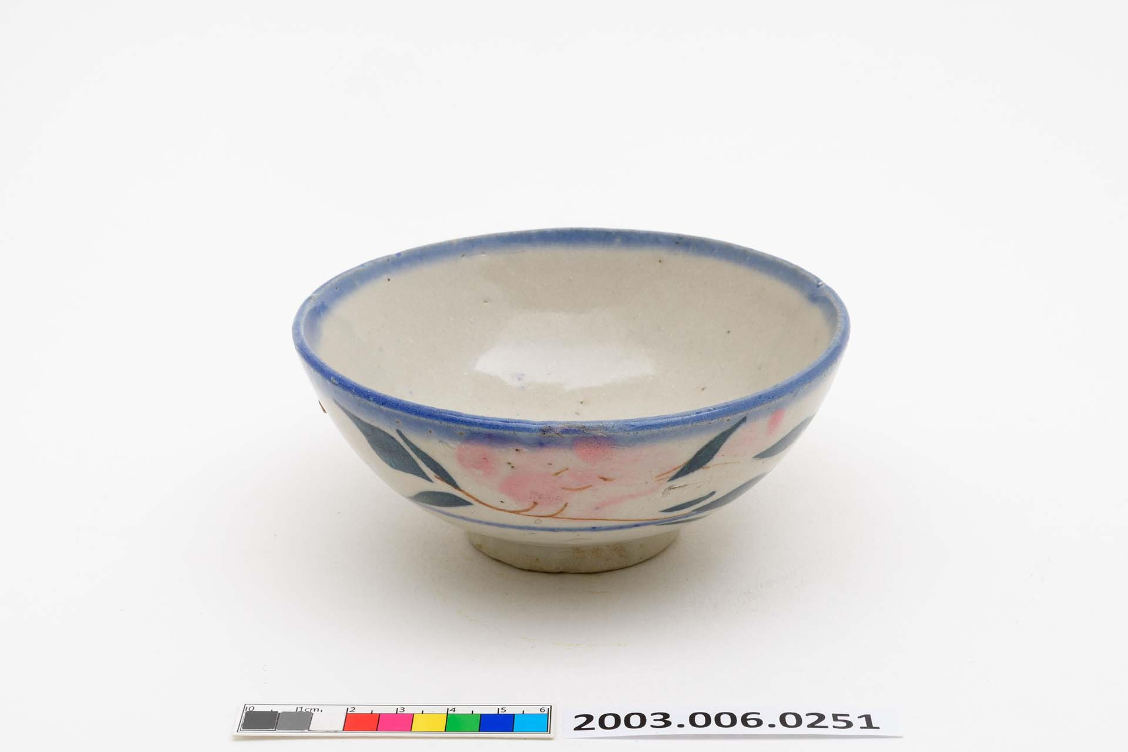 彩繪折枝花卉紋碗 (共2張)