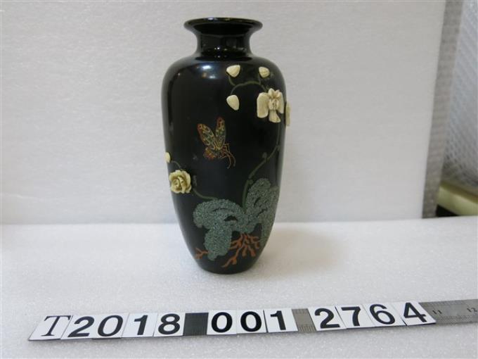 蝴蝶蝴蝶蘭紋飾黑色花瓶 (共1張)
