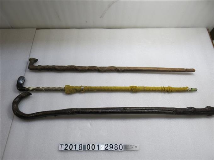 人頭雙蛇紋木製手杖 (共1張)