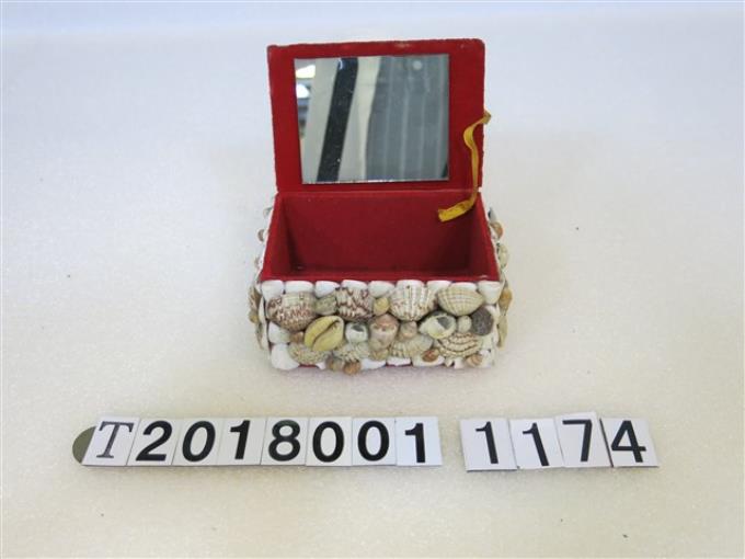 貝殼拼貼首飾盒 (共1張)