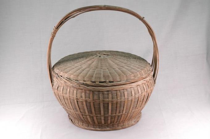 竹編𣛮籃含上蓋
