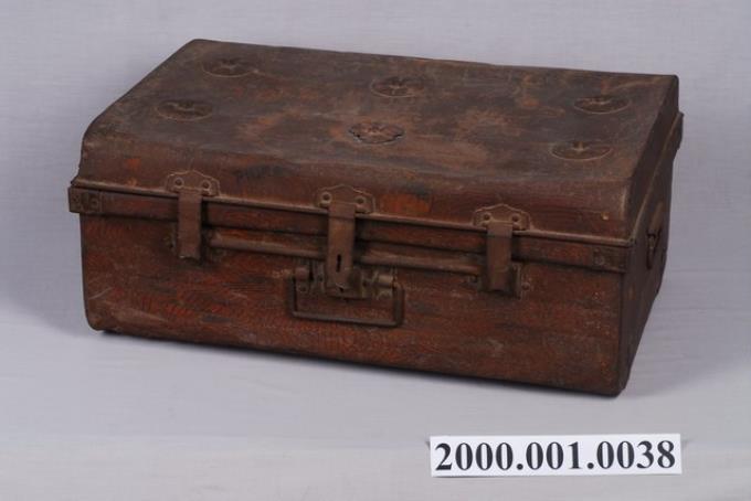 金屬製行李箱 (共3張)