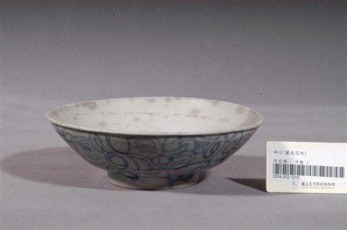 白釉青花變形雙喜花草彩繪紋瓷碗 (共4張)