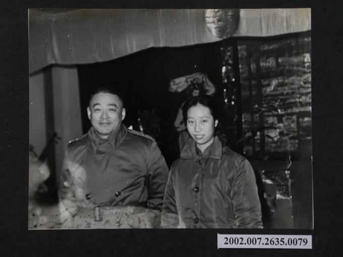 彭指揮官與楊丹麗小姐合影 (共2張)
