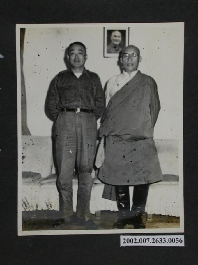 彭指揮官與嘉瑪桑佩於中興賓館合影紀念 (共2張)