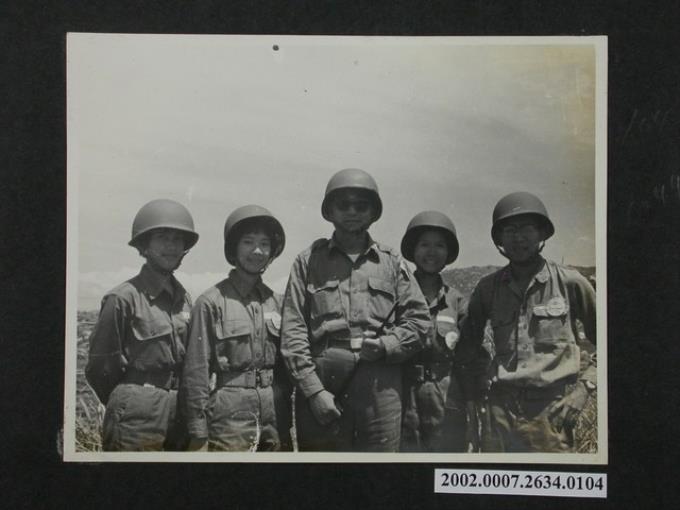彭指揮官與暑期青年馬祖戰地工作幹部訓練隊學員合攝 (共1張)