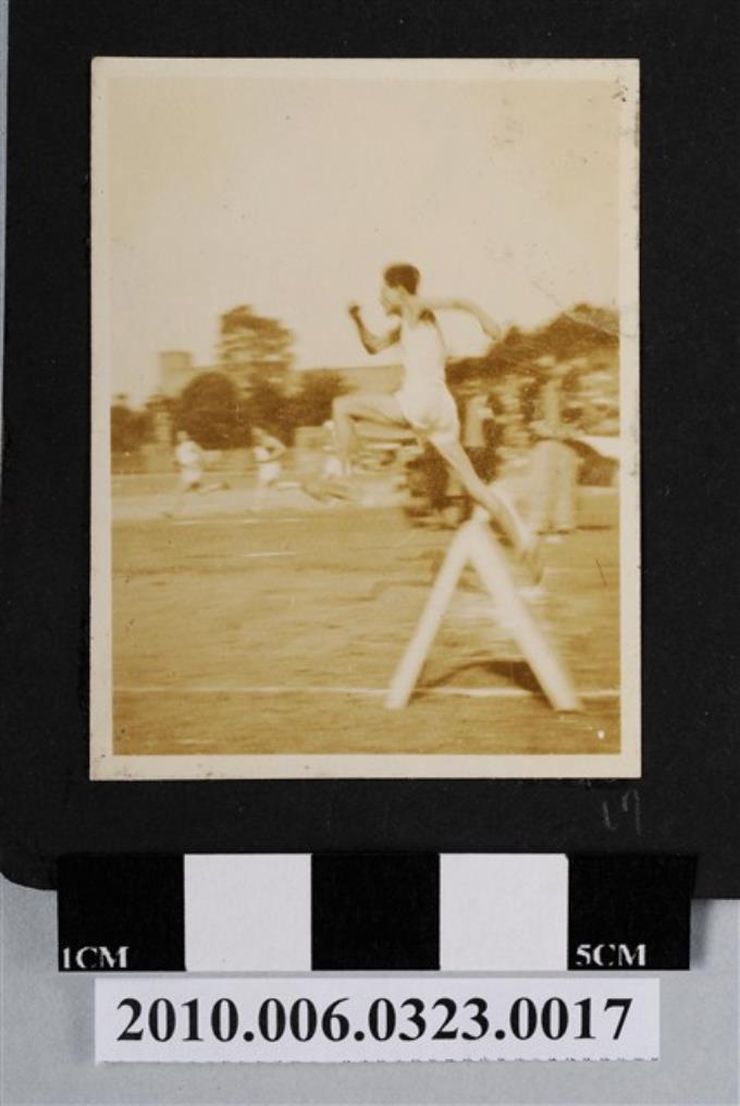 男子跳遠競賽照 (共1張)