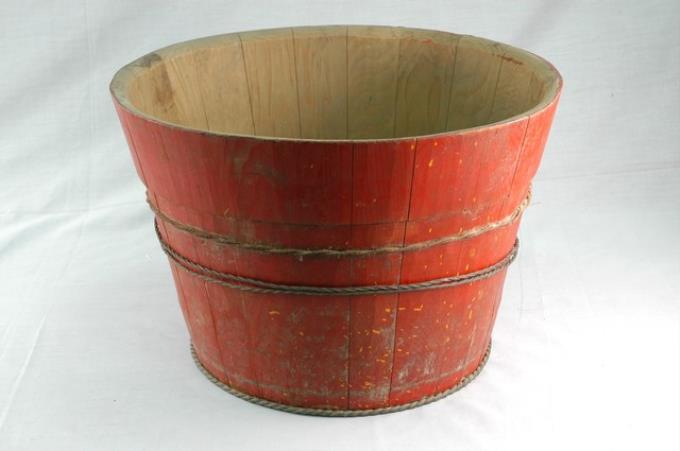 木製紅漆箍製馬桶 (共5張)