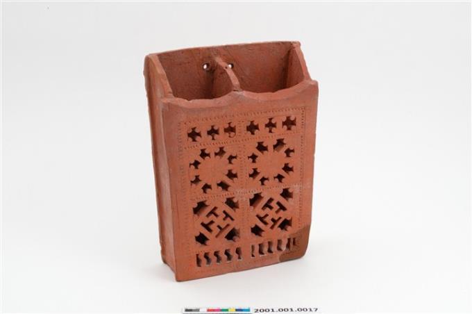 磚燒方形鏤空雙卍字紋筷筒