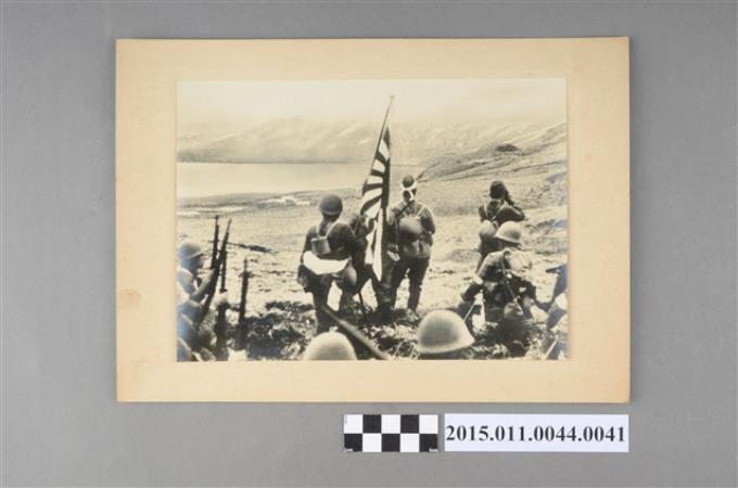 在阿留申群島飄舞的日章旗 (共2張)