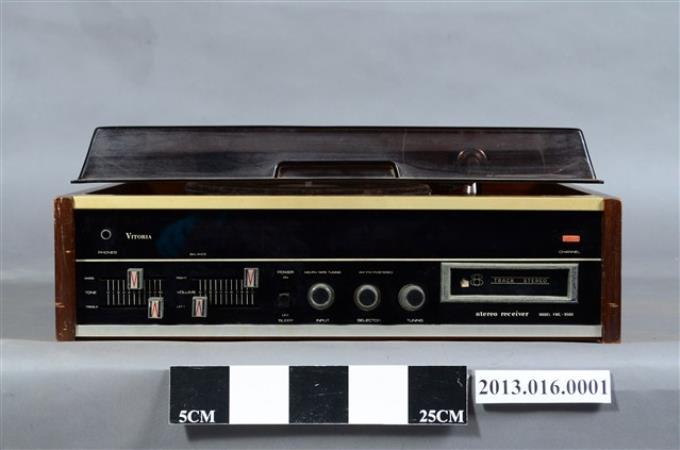 YAMATO(日本)公司出品型號｢VITORIA：FMC-9500｣綜合音樂播放機 (共9張)