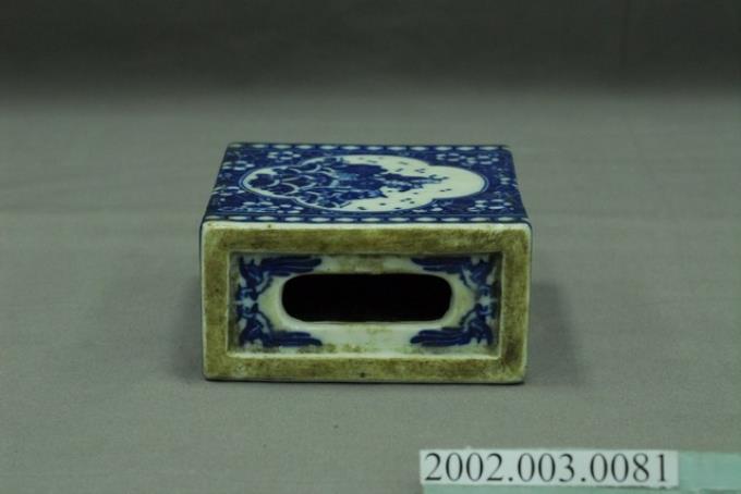 白瓷藍地青花神仙圖箱形枕 (共13張)