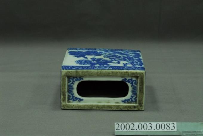 轉印白瓷青花牡丹紋箱形枕 (共13張)