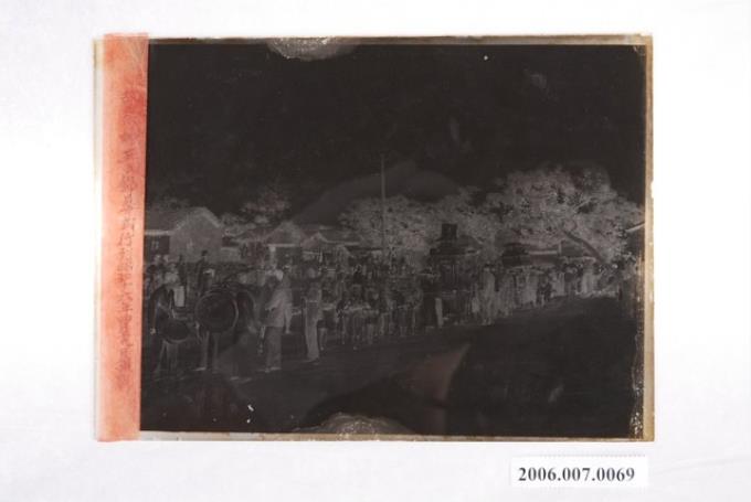 昭和16年4月19日故蔡媽王氏錦葬式行列照玻璃底片 (共1張)