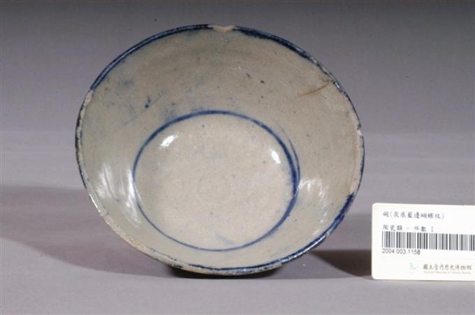 白釉藍邊蝴蝶印紋瓷碗 (共4張)