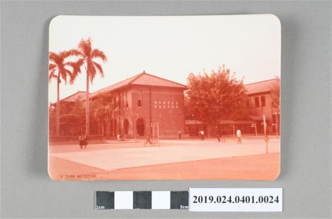 柯旗化拍攝高雄中學操場校舍照片 (共2張)