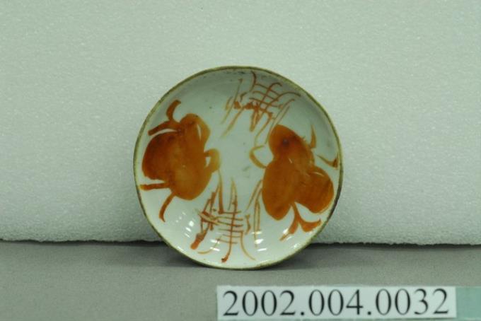 手繪紅釉花卉紋圓碟 (共11張)