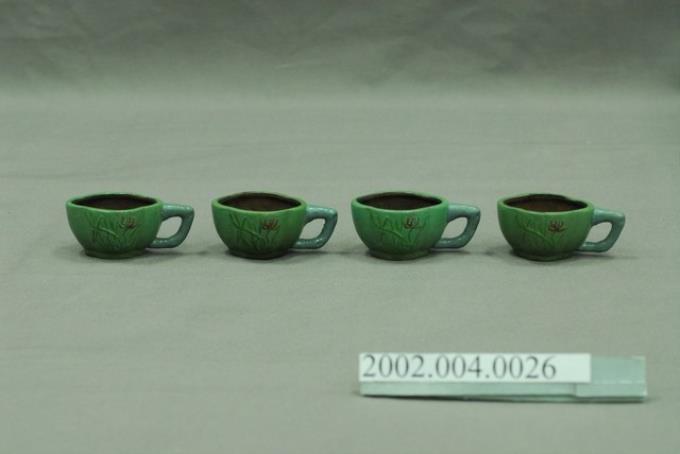 陶製綠釉彩繪花草紋小茶杯組 (共3張)
