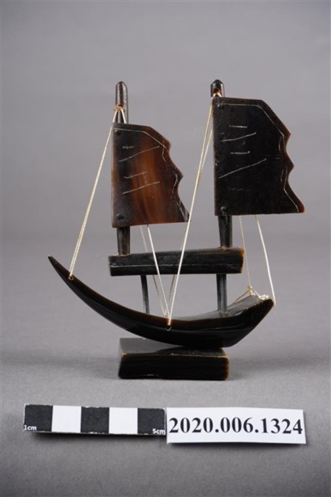 雙桅帆黑色舢舨船模型 (共9張)