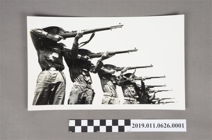 中國青年反共救國團戰鬥訓練 (共3張)