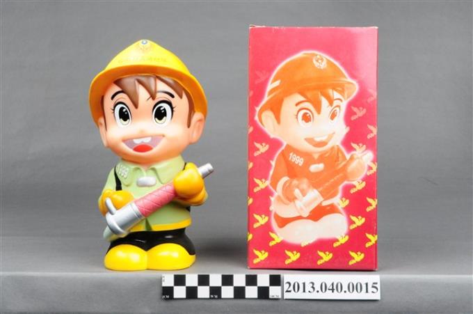 臺南縣義消總隊1999年消防寶寶瞄子手消防人員存錢筒 (共4張)