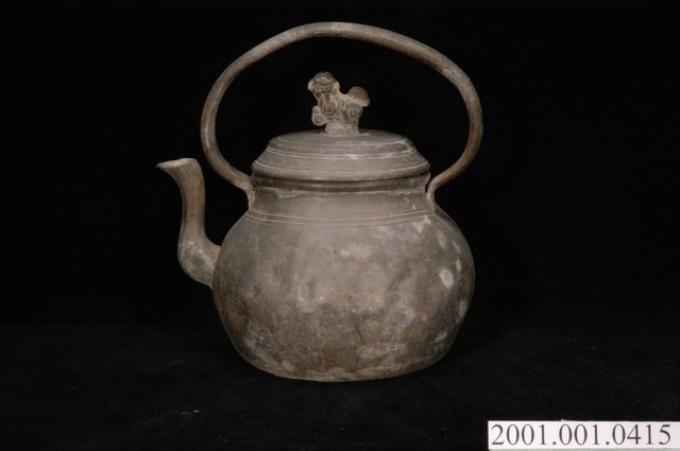 錫製獅鈕提樑式酒壺 (共8張)
