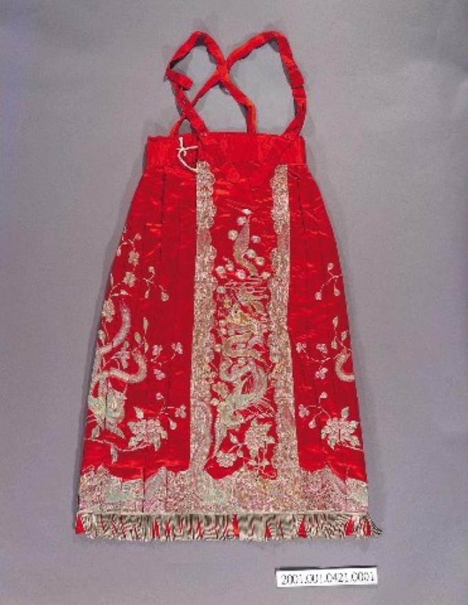 紅緞地盤金釘線龍鳳紋結婚禮裙 (共12張)
